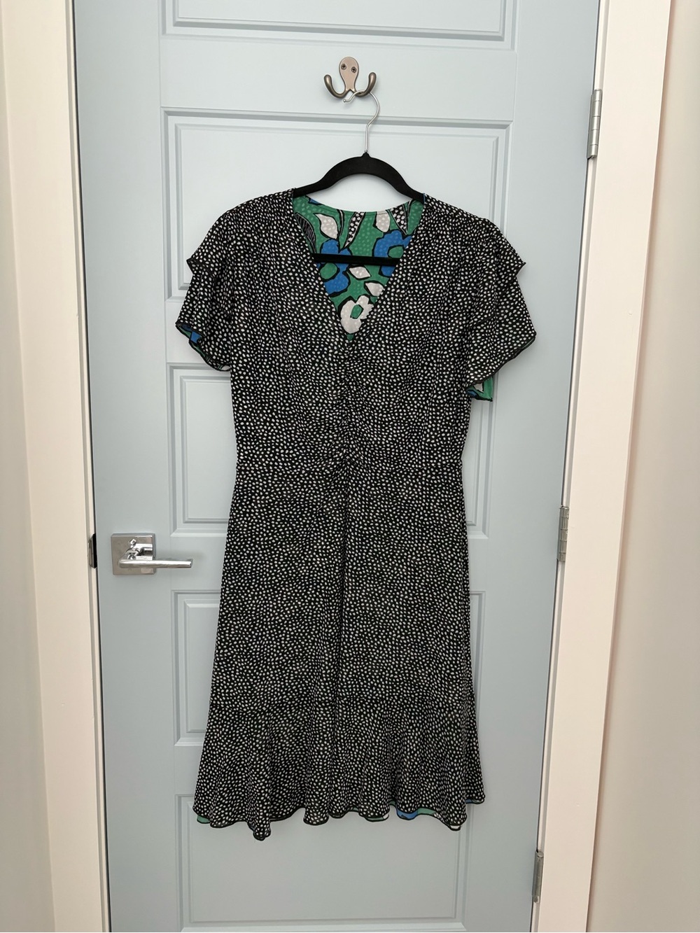 Cabi Green Floral Dress with Blue & White Blooms REVERSIBLE - Picture 4 of 5